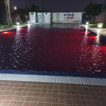 Appartement Haut Standing Vu Piscine Marrakesch Exterior foto